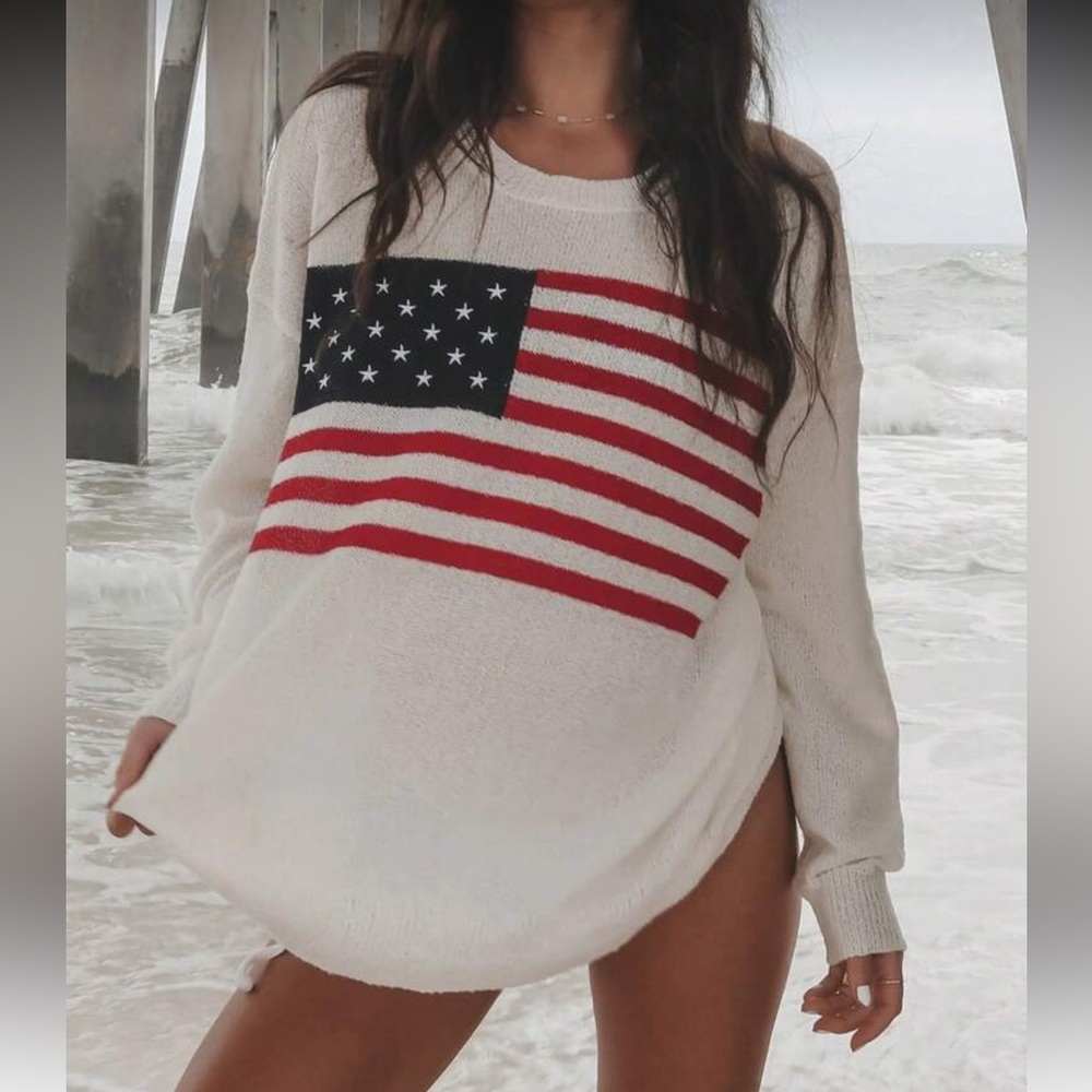 Women’s White Beach Cover-Up Sweater with Flag Detail Size M
